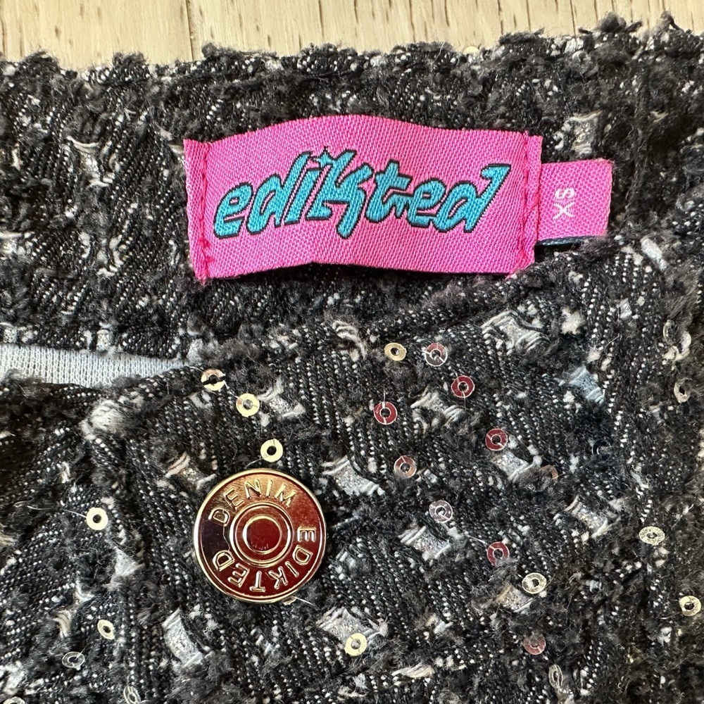 EDIKTED
Nyah Sequin Low Rise Wide Leg Jeans women’s size XS - Picture 10 of 14